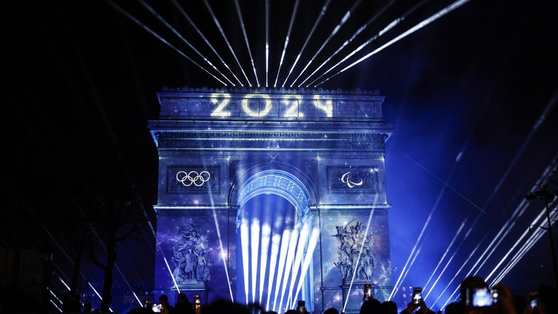 Año Nuevo en Francia: 380 personas detenidas y 745 vehículos incendiados