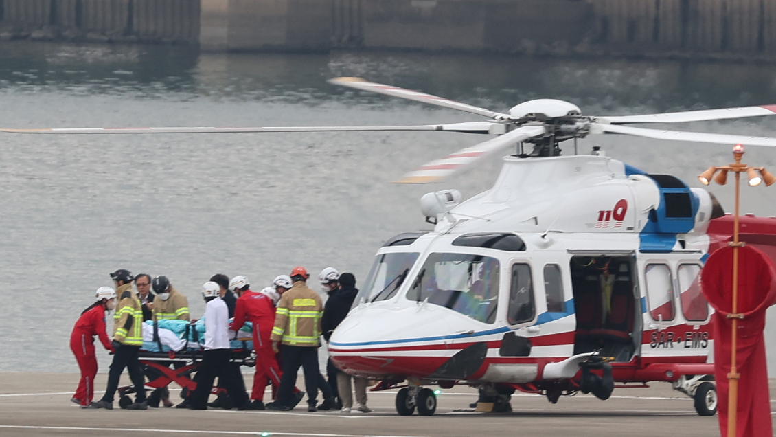 Corea del Sur: Líder de la oposición se recupera tras ser apuñalado en el cuello
