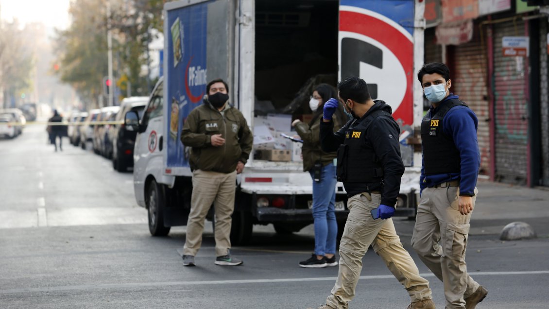 Tres detenidos por robo de un camión de la empresa PF