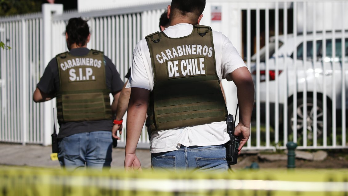 Carabinero mató a delincuente que intentó atropellarlo en Peñalolén