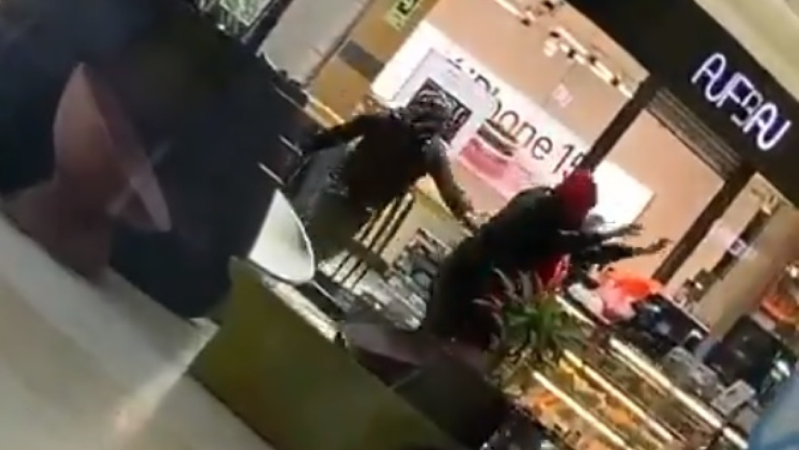Robo armado con toma de rehén en el mall Florida Center