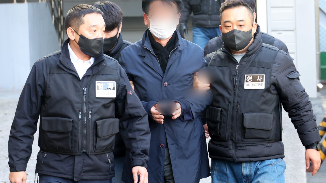 Hombre que apuñaló a político surcoreano lo hizo para 