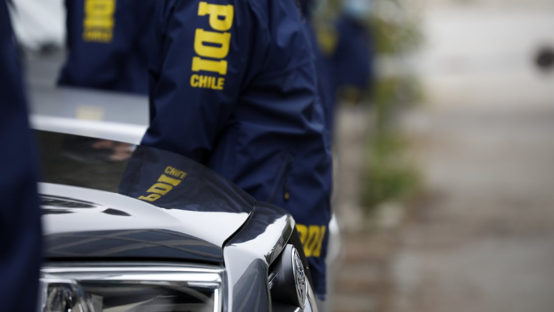 Roban dos camionetas fiscales desde la Delegación Presidencial Regional de Aysén