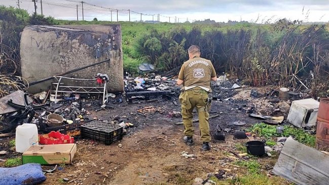Hombre en situación de calle quedó en riesgo vital tras incendio en su ruco