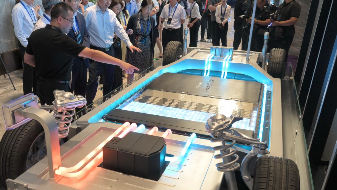 Desde baterías hasta vehículos: Provincia china construye cadena completa de nueva energía