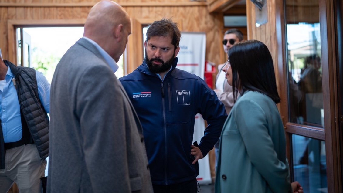 Presidente Boric inició gira por Chiloé tras fin de sus vacaciones