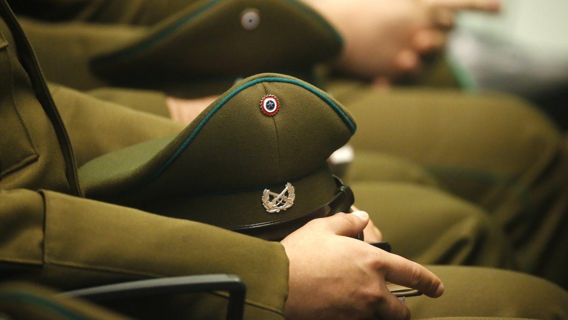 Carabineros ofrece 79 puestos de trabajo con sueldos de hasta 1,7 millones de pesos