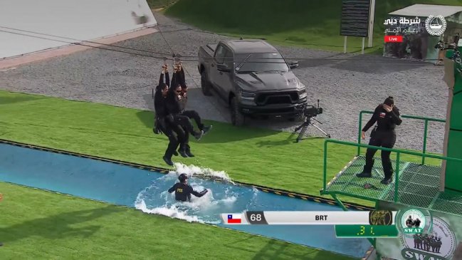 Brigada de la PDI se hizo viral por chascarro en competencia internacional UAE SWAT Challenge