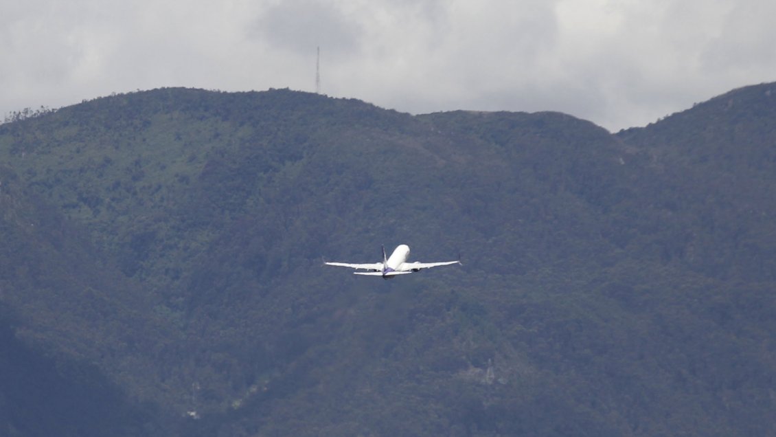 Sernac: Reclamos por cancelaciones y retrasos de vuelos aumentaron 77% en 2023