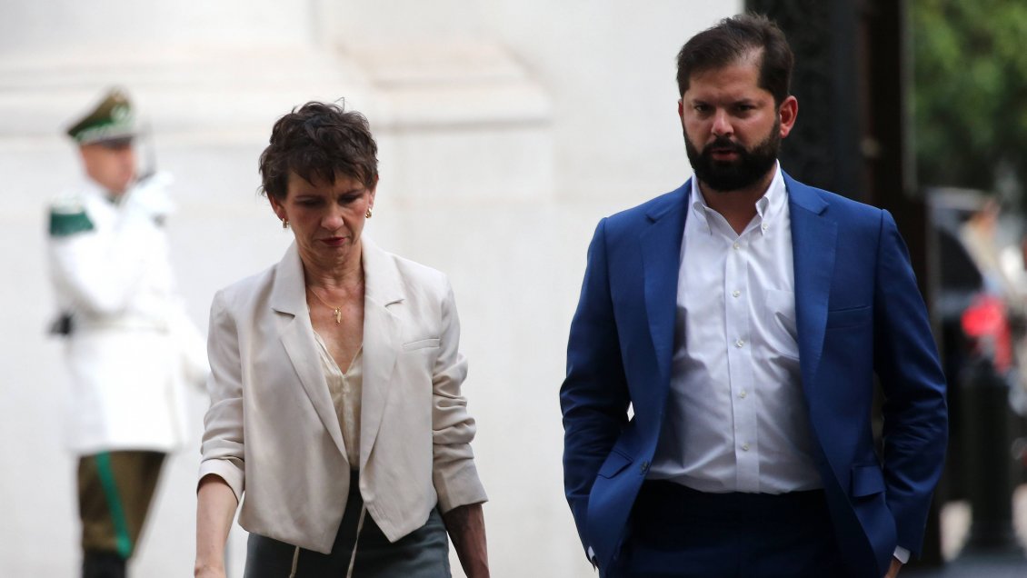 Tohá baja perfil a críticas en el oficialismo por discurso de Boric en funeral de Piñera