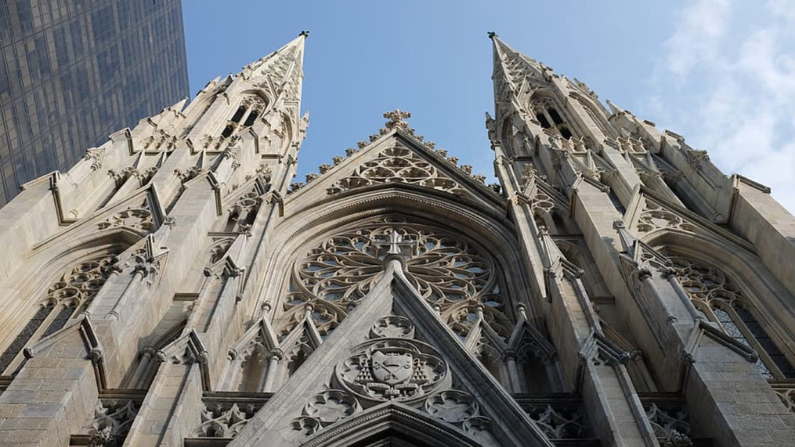 Arquidiócesis de Nueva York censuró el funeral de una activista trans en una catedral