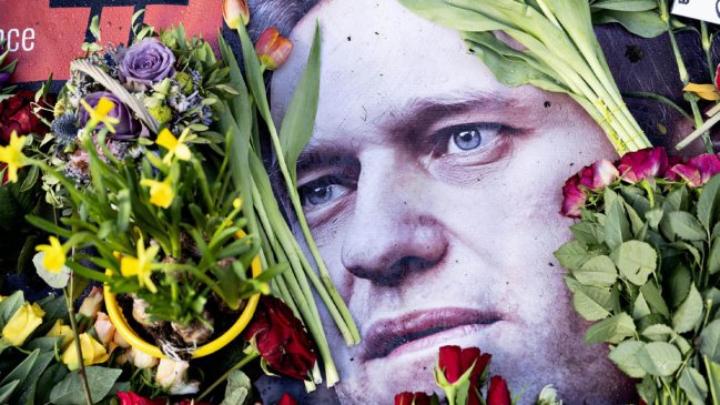 La madre de Navalni exige a Putin que le entregue el cuerpo de su hijo