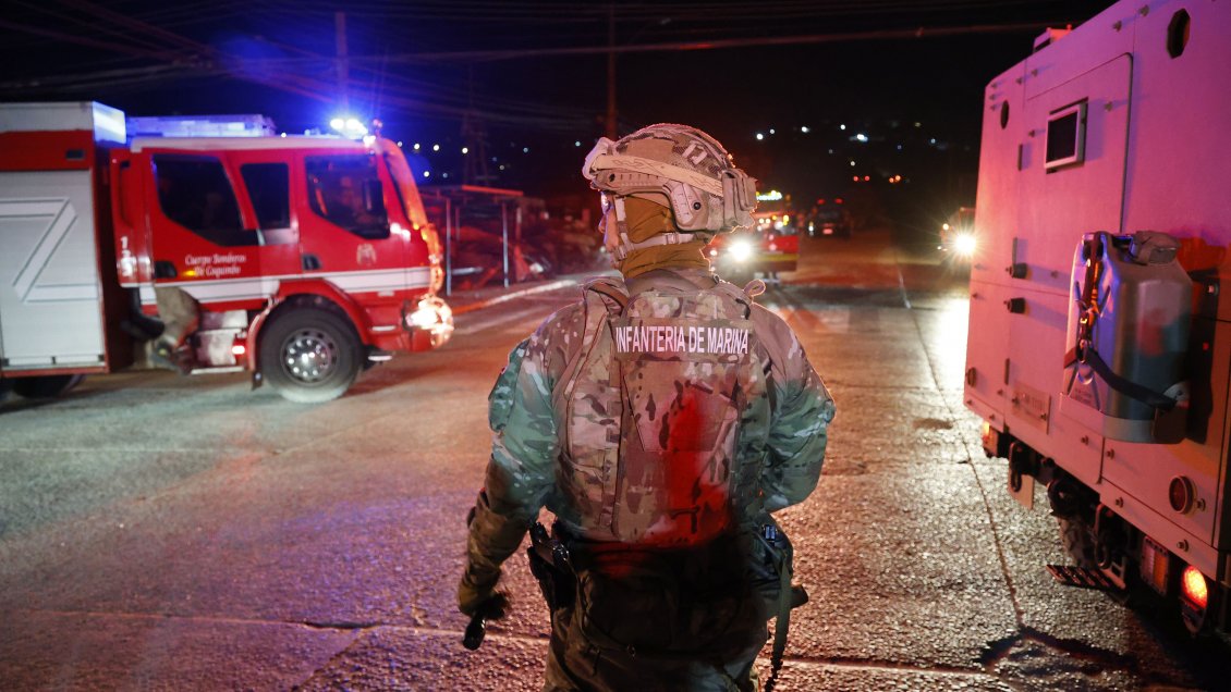 Toque de queda en comunas afectadas por incendios se extendió por una semana