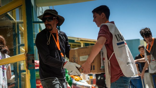  Año escolar: Mineduc entregará kits de útiles y mochilas a niños afectados tras incendios  