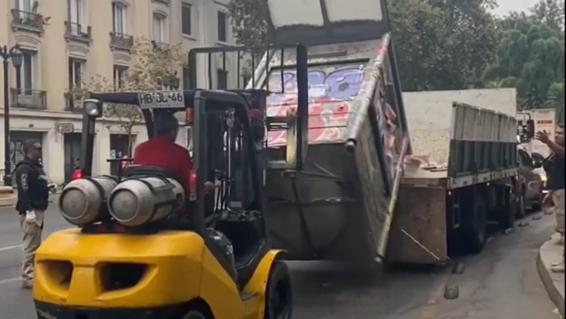 Municipalidad de Santiago concretó retiro de tres quioscos abandonados