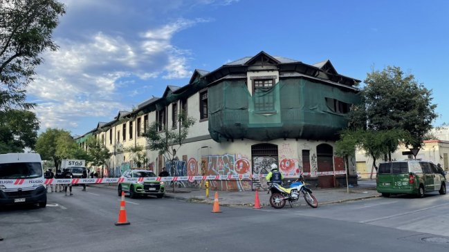   Municipalidad de Santiago desalojó casa patrimonial tomada 