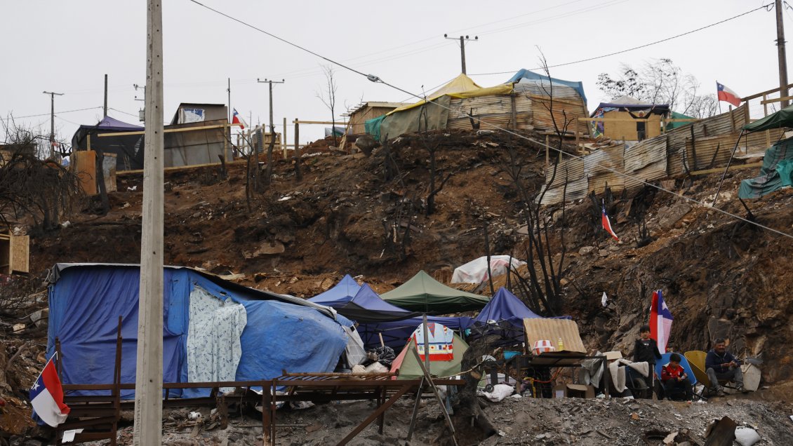 Gobierno entregó guía con información de beneficios para damnificados por incendios