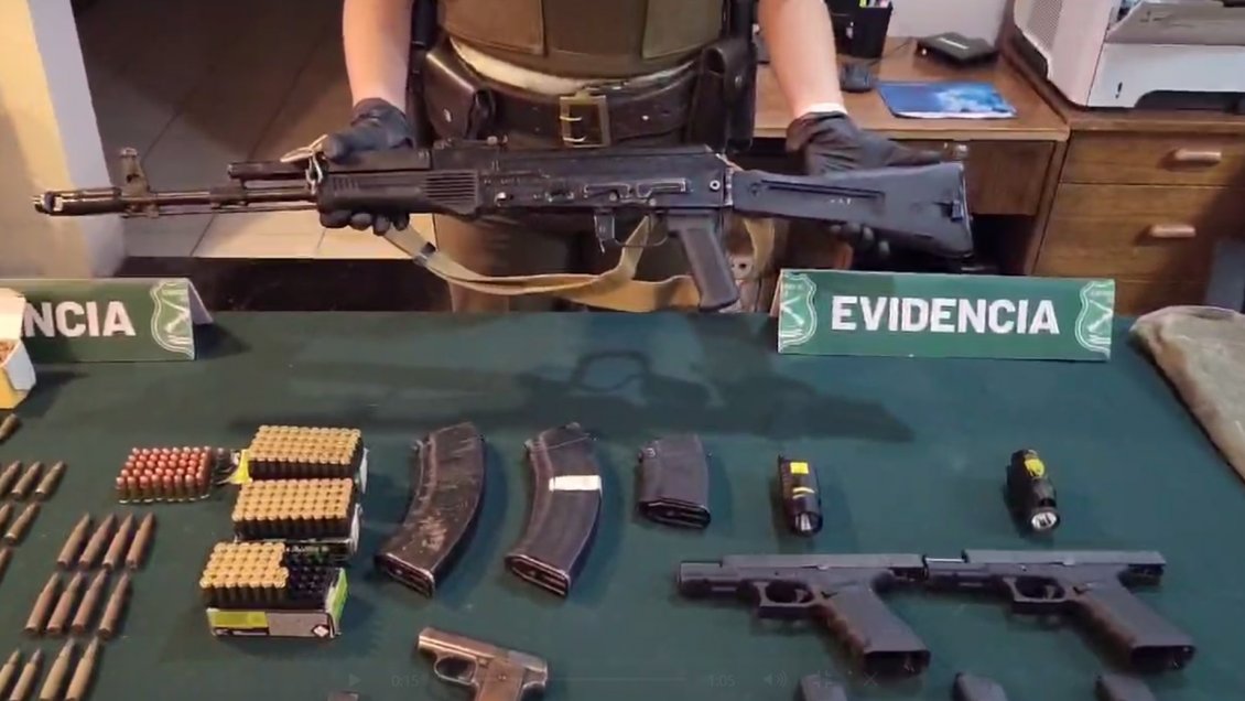 Tras denuncia por disparos: Carabineros incautó armas desde una casa en La Reina