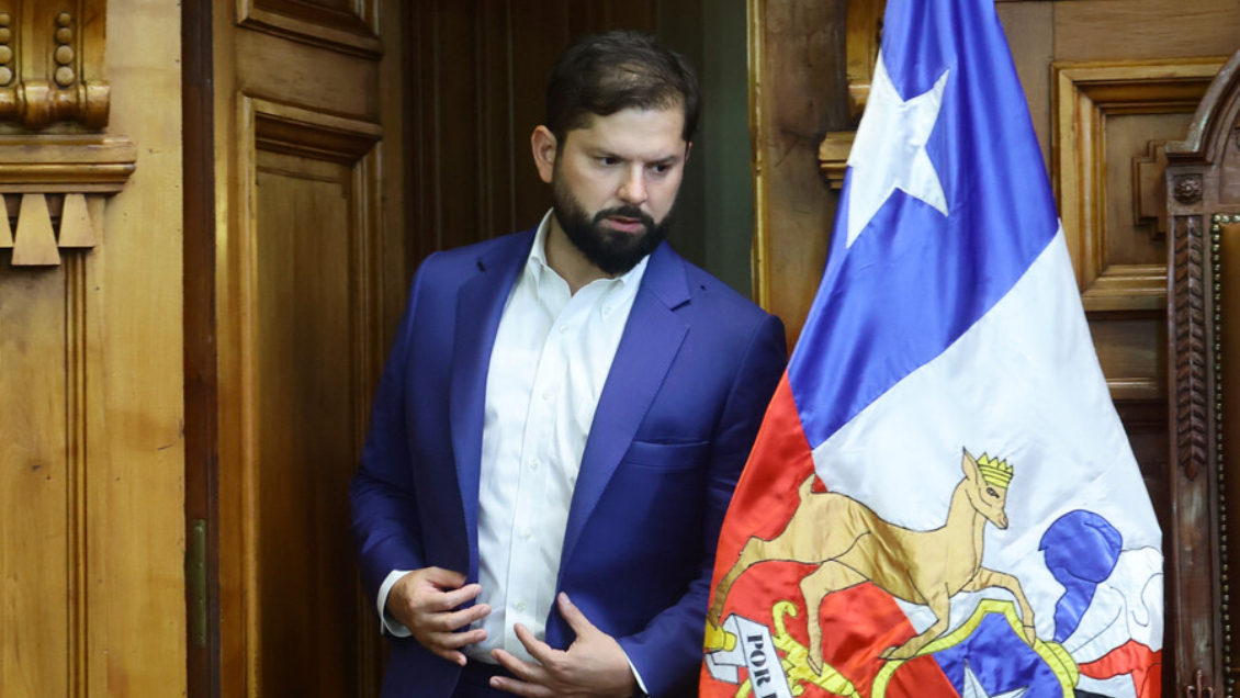 Cadem: Dos de cada tres chilenos reprueban la gestión de Boric