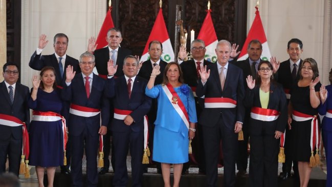   Boluarte ratifica a todo su gabinete pese al cambio del primer ministro 