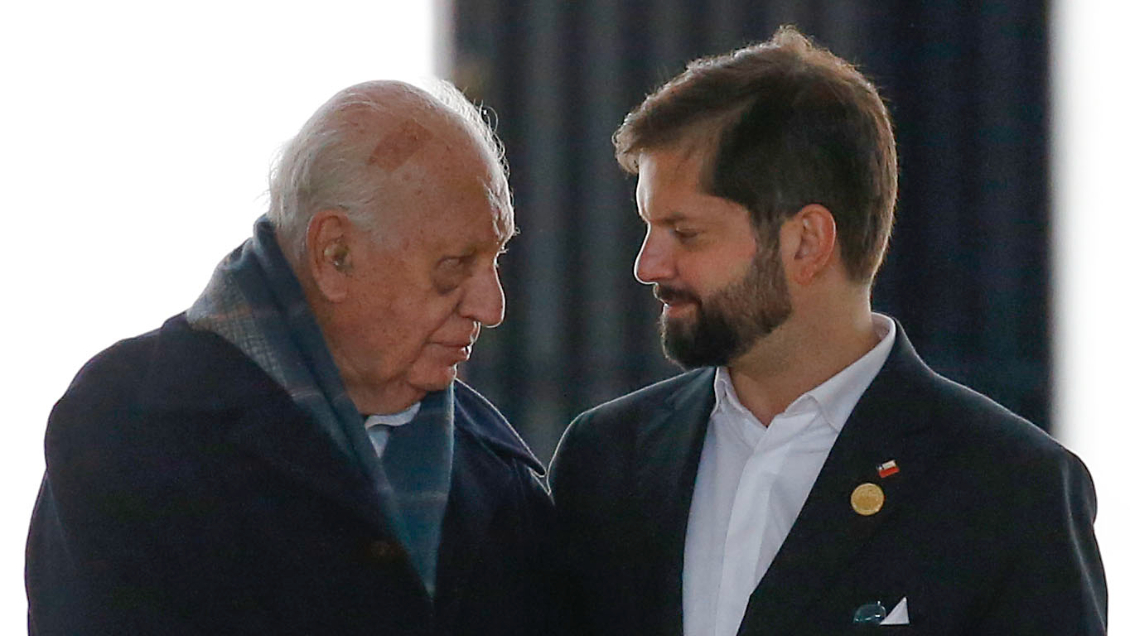 Apuntando a Boric, diputados de la bancada PPD buscan eliminar la dieta vitalicia de expresidentes