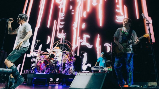 Red Hot Chili Peppers estrena registro de uno de sus shows en Chile