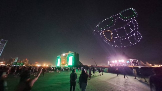 El llamativo show de drones de Feid en Lollapalooza Chile 2024