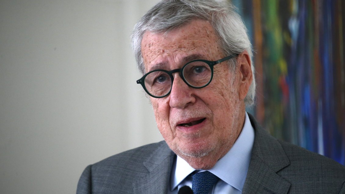 Gobierno descarta fuga de cónsul tras orden de arresto contra su hijo por violación