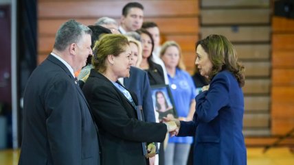  Kamala Harris anunció propuestas para frenar la violencia con armas  