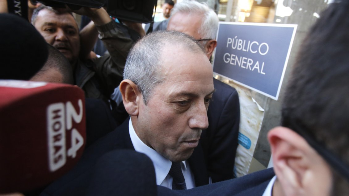 Abogado del exdirector de la PDI afirmó que no apelarán la prisión preventiva