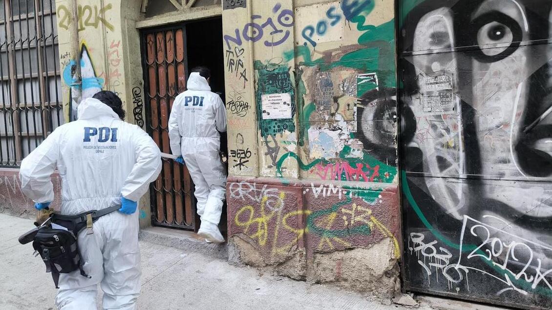 Dos jóvenes fueron encontrados muertos al interior de un cité en Valparaíso