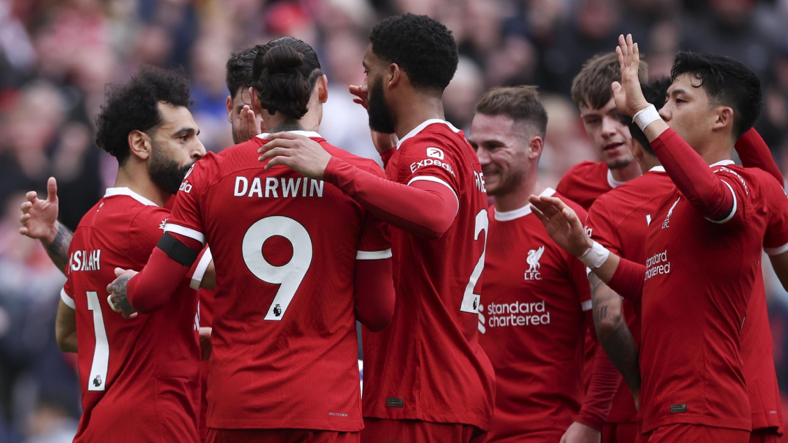 Liverpool encendió la cima de la Premier con una remontada sobre Brighton