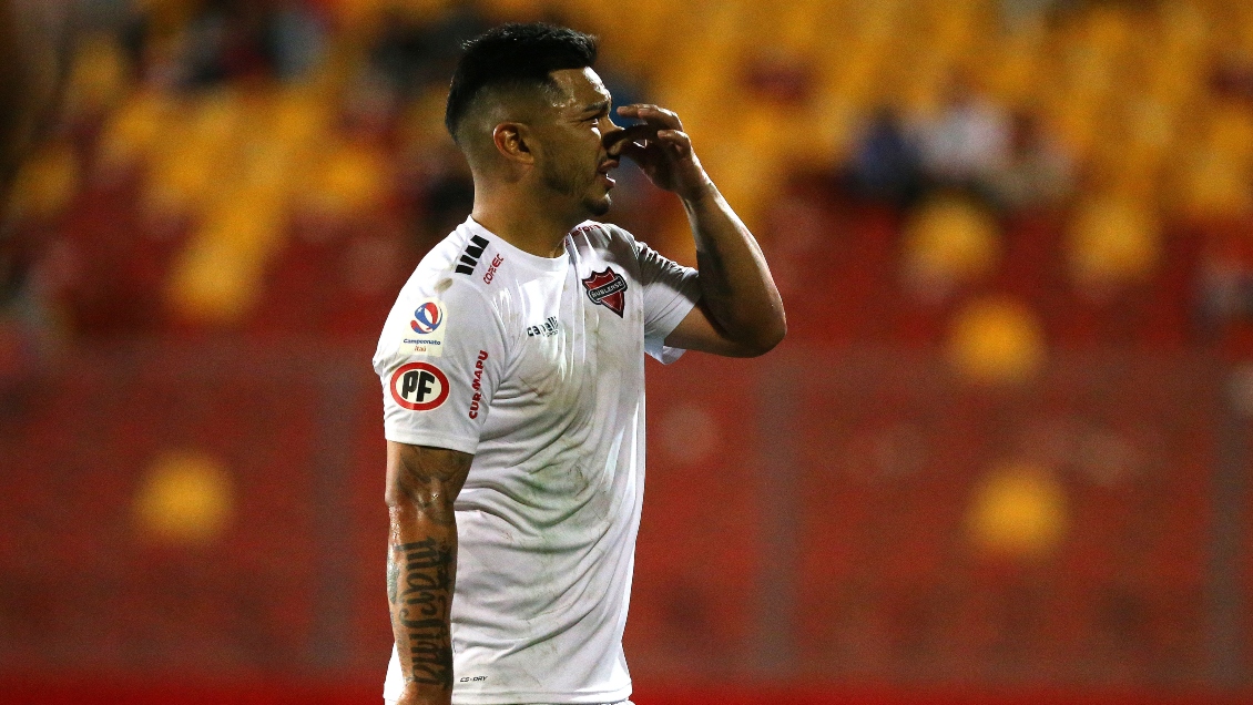 [Video] El desagradable gesto de Lorenzo Reyes a los hinchas de Unión Española