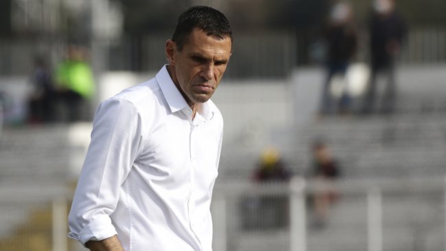 Gustavo Poyet terminó contrato con Grecia y asoma como opción en Irlanda