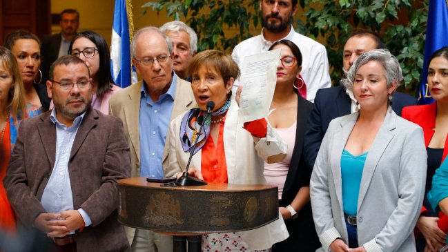 PC exhibe texto en que Demócratas da su apoyo para que un comunista presida la Cámara