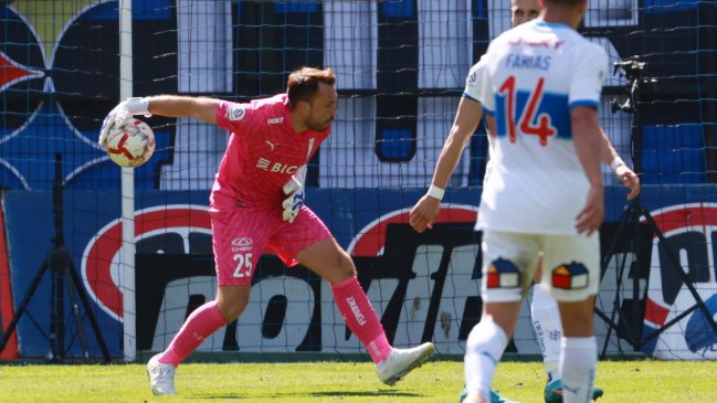 Sebastián Pérez estará al menos un mes fuera de las canchas en U. Católica