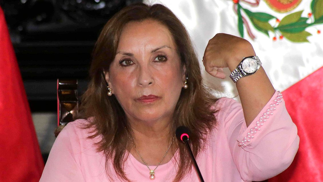 Boluarte afirma que lució relojes de lujo prestados 