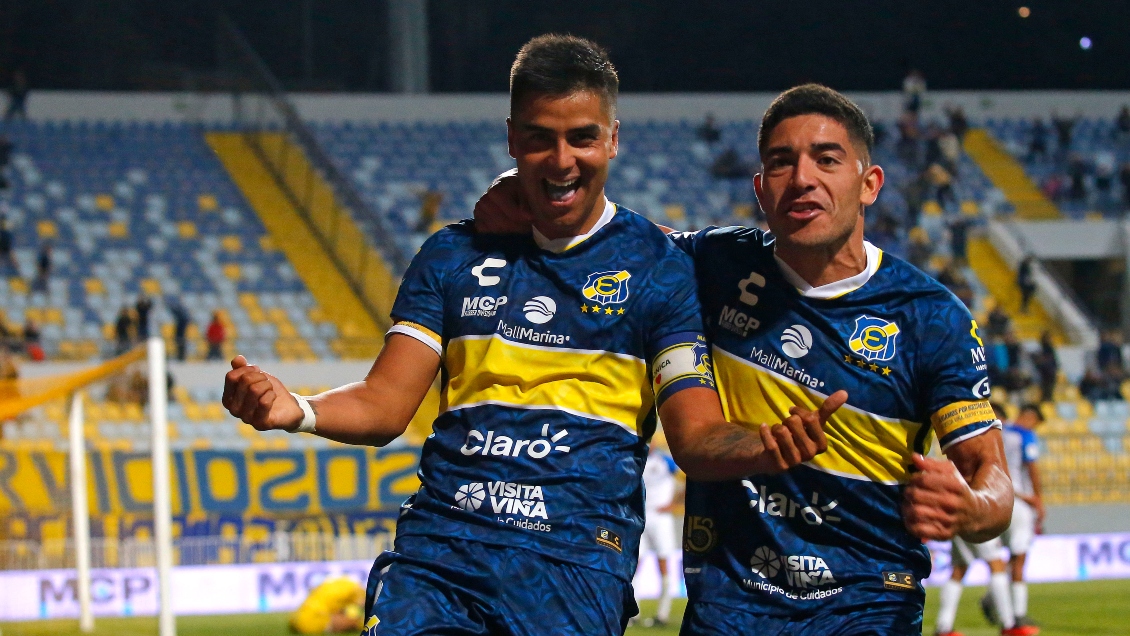Everton venció a un aproblemado Audax y se metió en la parte alta