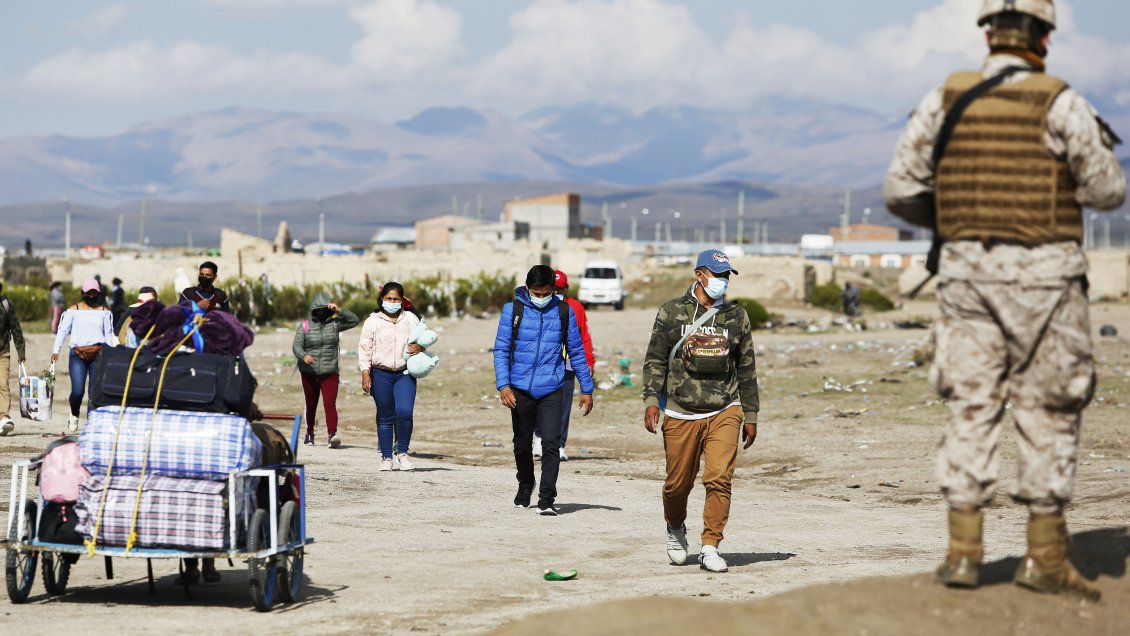 Encuesta Cadem: 67% apoya cierre total de fronteras ante crisis migratoria