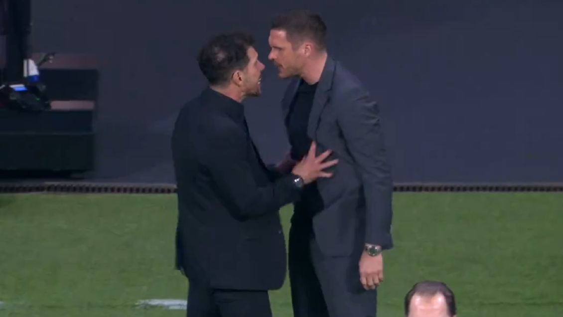 [VIDEO] Simeone tuvo un fuerte encontronazo con el director deportivo de Borussia Dortmund