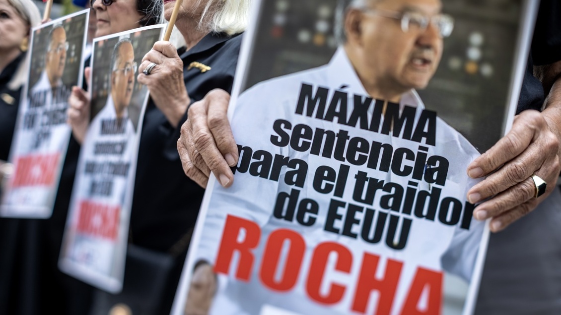 Exembajador de EEUU fue sentenciado a 15 años de cárcel por espiar para Cuba