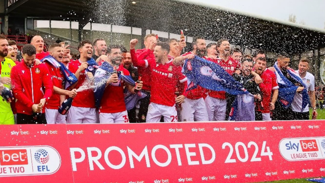 Wrexham de Ryan Reynolds logró su segundo ascenso consecutivo en el futbol inglés