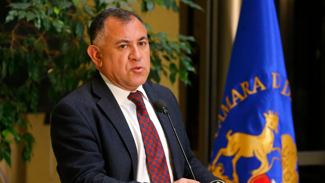 Diputado DC pide investigar barberías en Concepción por presunto vínculo con el crimen organizado