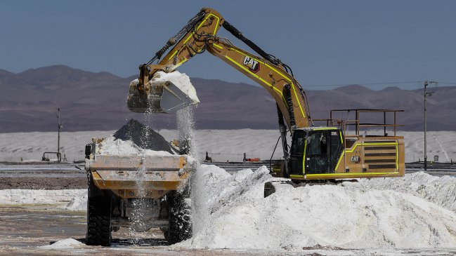   Chile abre convocatoria para inversionistas interesados en explotar litio 