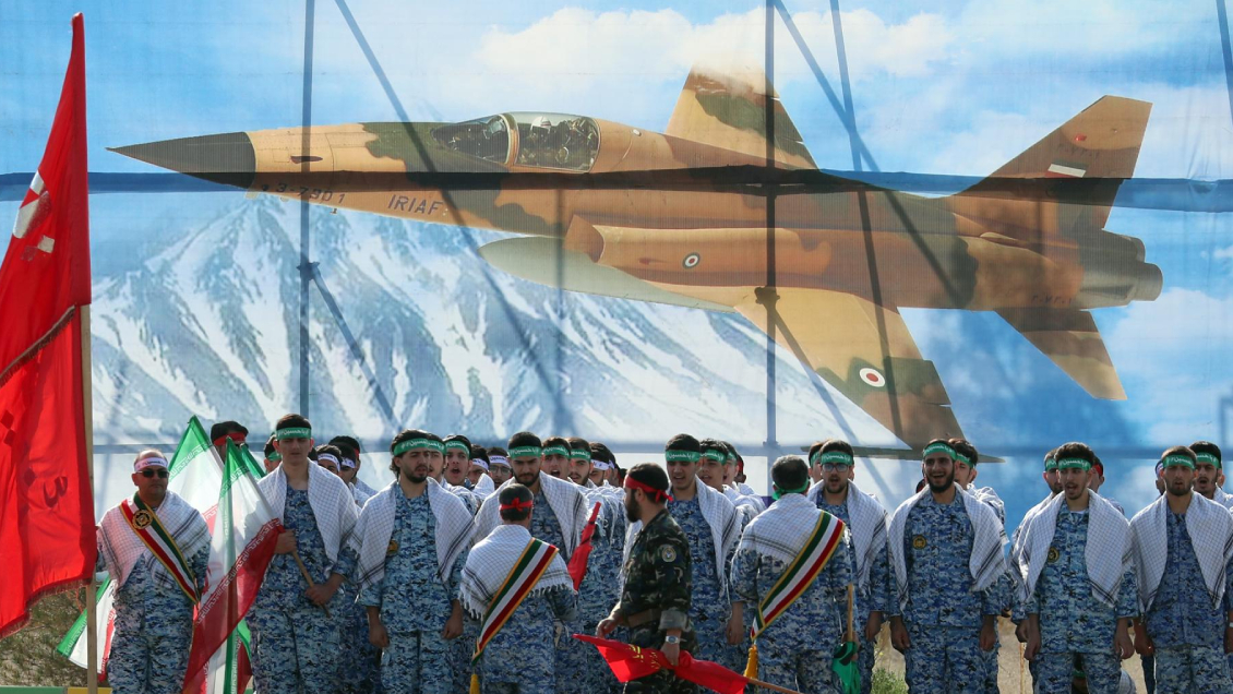 Irán advierte que tiene sus cazas de combate 