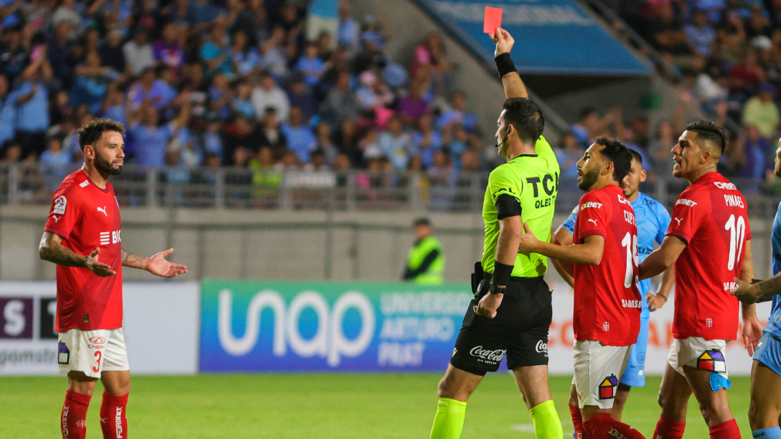 ¿Qué sanción recibió Eugenio Mena por su expulsión frente a Deportes Iquique?