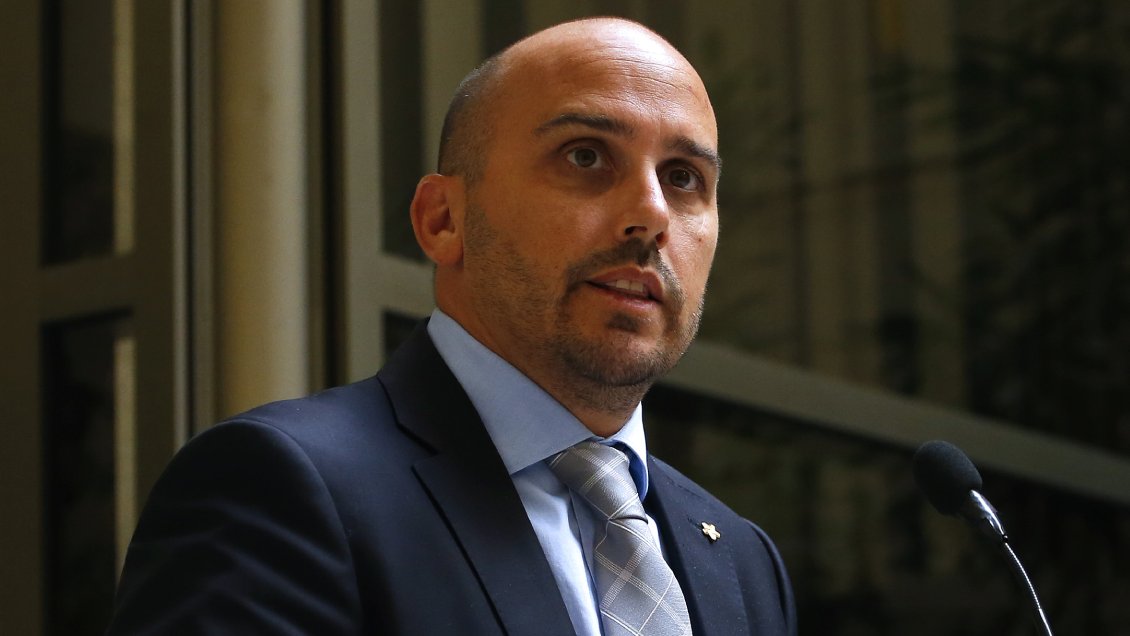 Censura a mesa de la Cámara: Longton acusa 