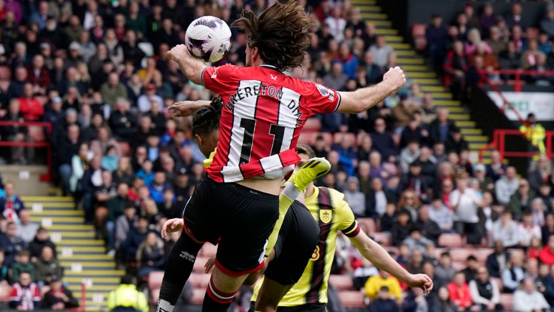 Sheffield de Ben Brereton quedó a un paso del descenso tras caer ante Burnley