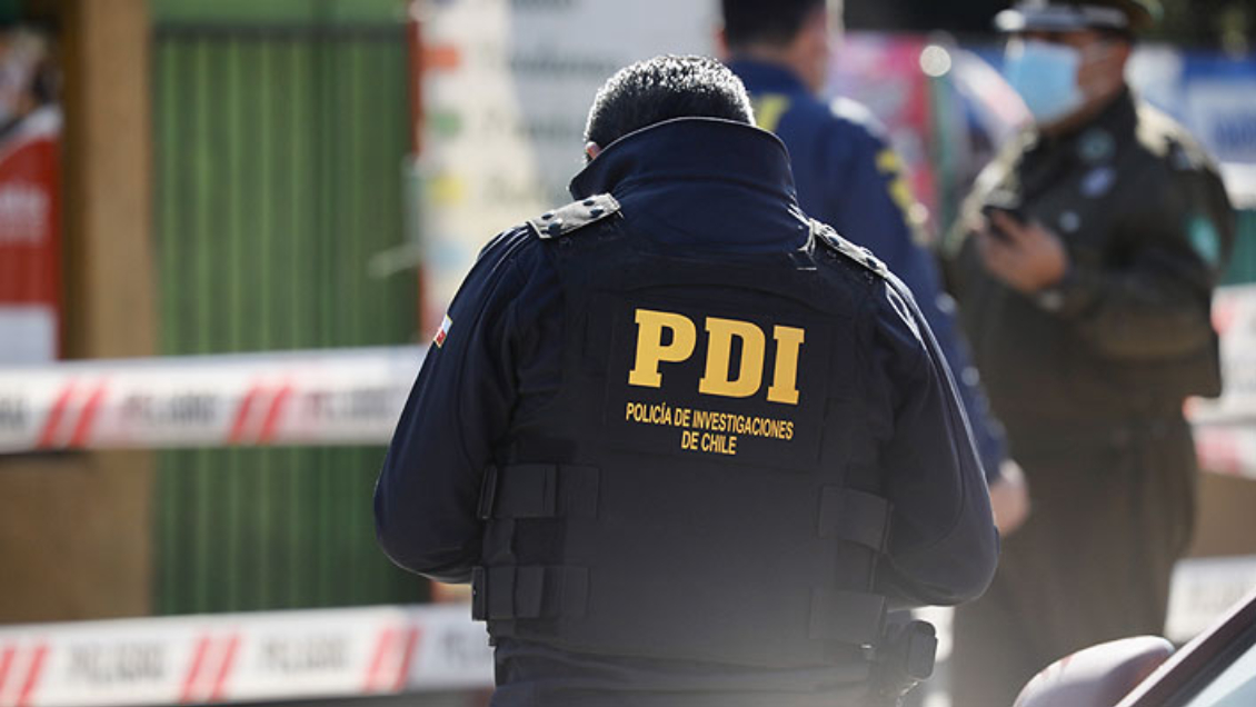 Violento asalto en San Miguel: Turba abordó a dueño de casa mientras lavaba su auto