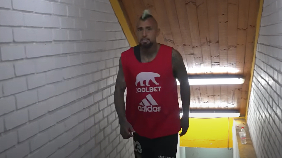 El pedido de un funcionario de U. Católica a Arturo Vidal que molestó a los hinchas